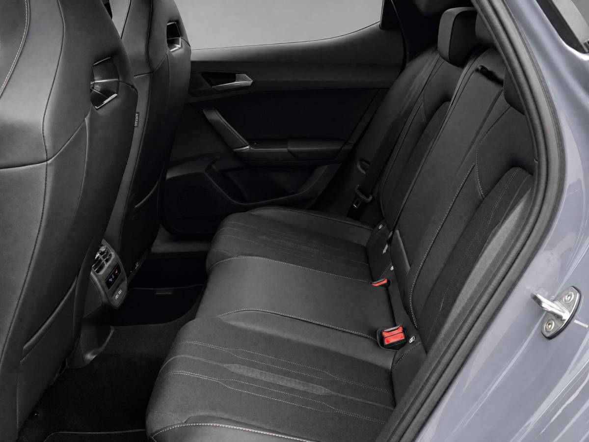 CUPRA Leon CUPRA Leon 1.4e-Hybrid 180kW/245PK VZ · Panoramadak · Navigatie · Camera + Parkeersensoren