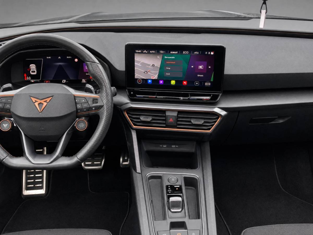 CUPRA Leon CUPRA Leon 1.4e-Hybrid 180kW/245PK VZ · Panoramadak · Navigatie · Camera + Parkeersensoren