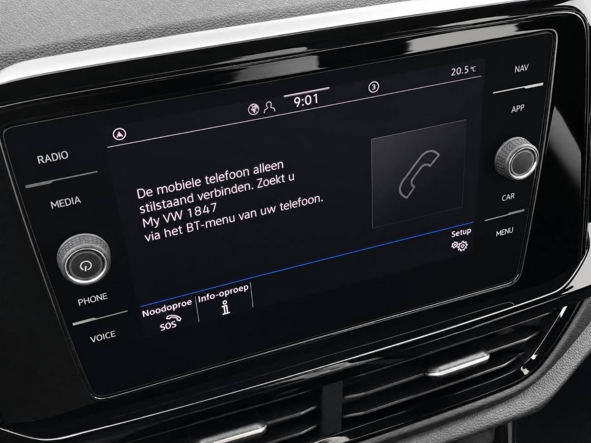 Volkswagen T-Roc Volkswagen T-Roc 1.5TSI/150PK R-Line Black Style DSG · Panoramadak · Apple/Android Car Play· Camera + Parkeersensoren · Stoelverwarming · 19” Velgen ·  Garantie t/m 07-07-2027
