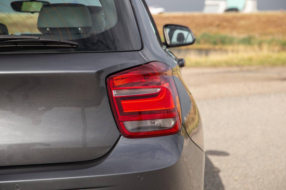 BMW 1 Serie BMW 1-serie 116i Business+ AUTOMAAT / CRUISE CONTROLE / BLACK LINE / AIRCO / CARPLAY / URBAN