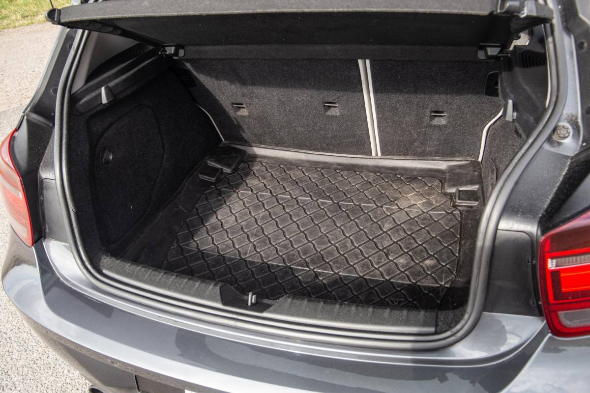 BMW 1 Serie BMW 1-serie 116i Business+ AUTOMAAT / CRUISE CONTROLE / BLACK LINE / AIRCO / CARPLAY / URBAN