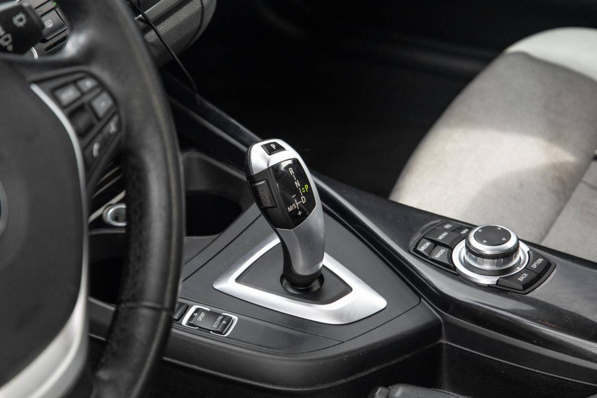 BMW 1 Serie BMW 1-serie 116i Business+ AUTOMAAT / CRUISE CONTROLE / BLACK LINE / AIRCO / CARPLAY / URBAN