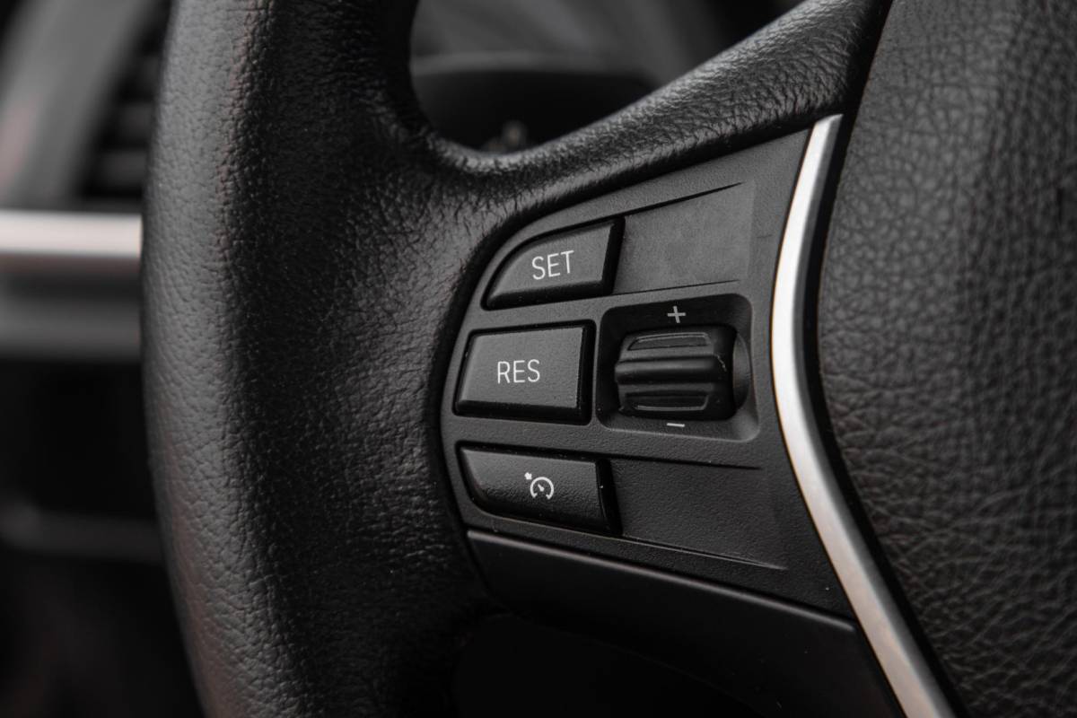 BMW 1 Serie BMW 1-serie 116i Business+ AUTOMAAT / CRUISE CONTROLE / BLACK LINE / AIRCO / CARPLAY / URBAN