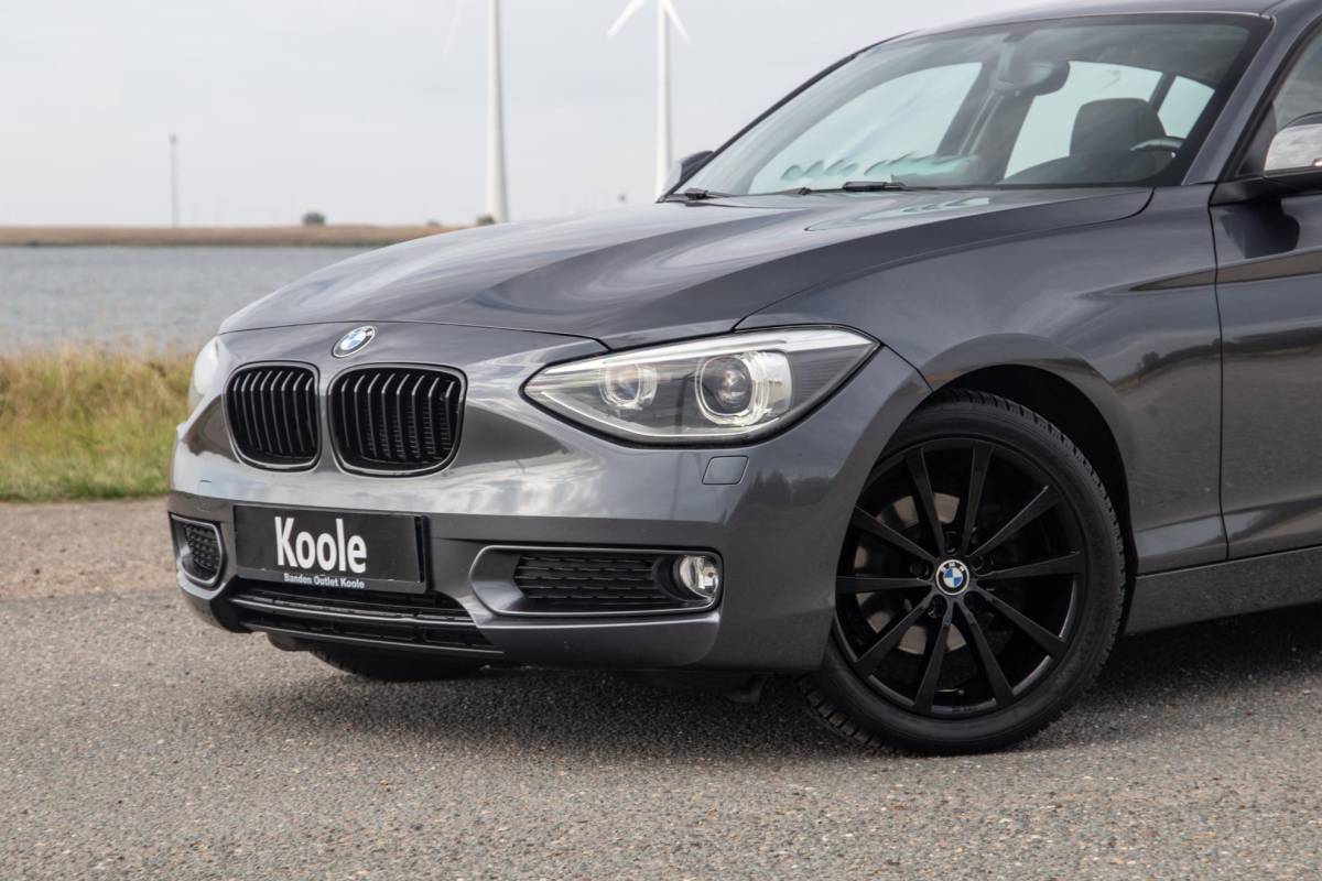 BMW 1 Serie BMW 1-serie 116i Business+ AUTOMAAT / CRUISE CONTROLE / BLACK LINE / AIRCO / CARPLAY / URBAN