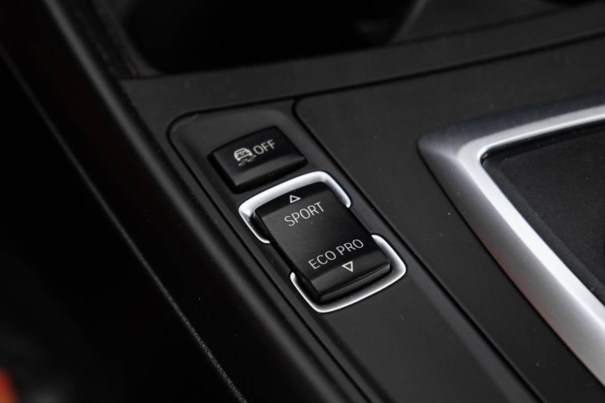 BMW 1 Serie BMW 1-serie 116i Business+ AUTOMAAT / CRUISE CONTROLE / BLACK LINE / AIRCO / CARPLAY / URBAN