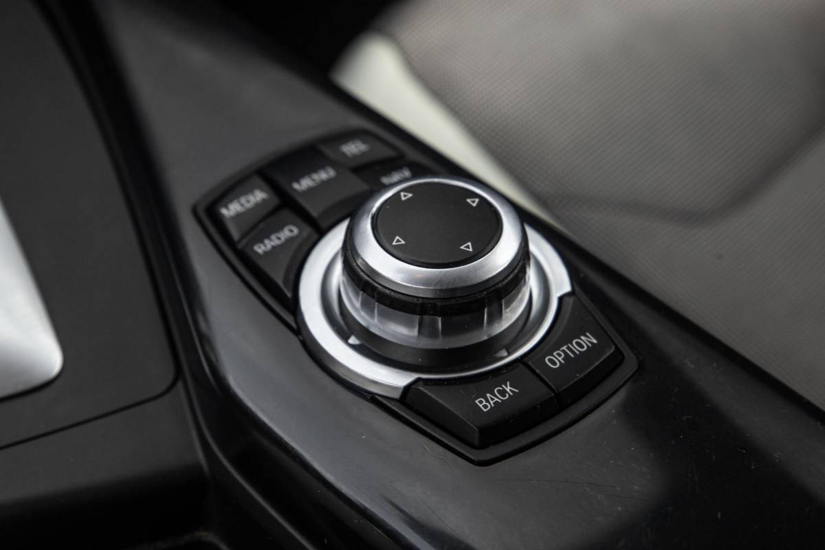 BMW 1 Serie BMW 1-serie 116i Business+ AUTOMAAT / CRUISE CONTROLE / BLACK LINE / AIRCO / CARPLAY / URBAN