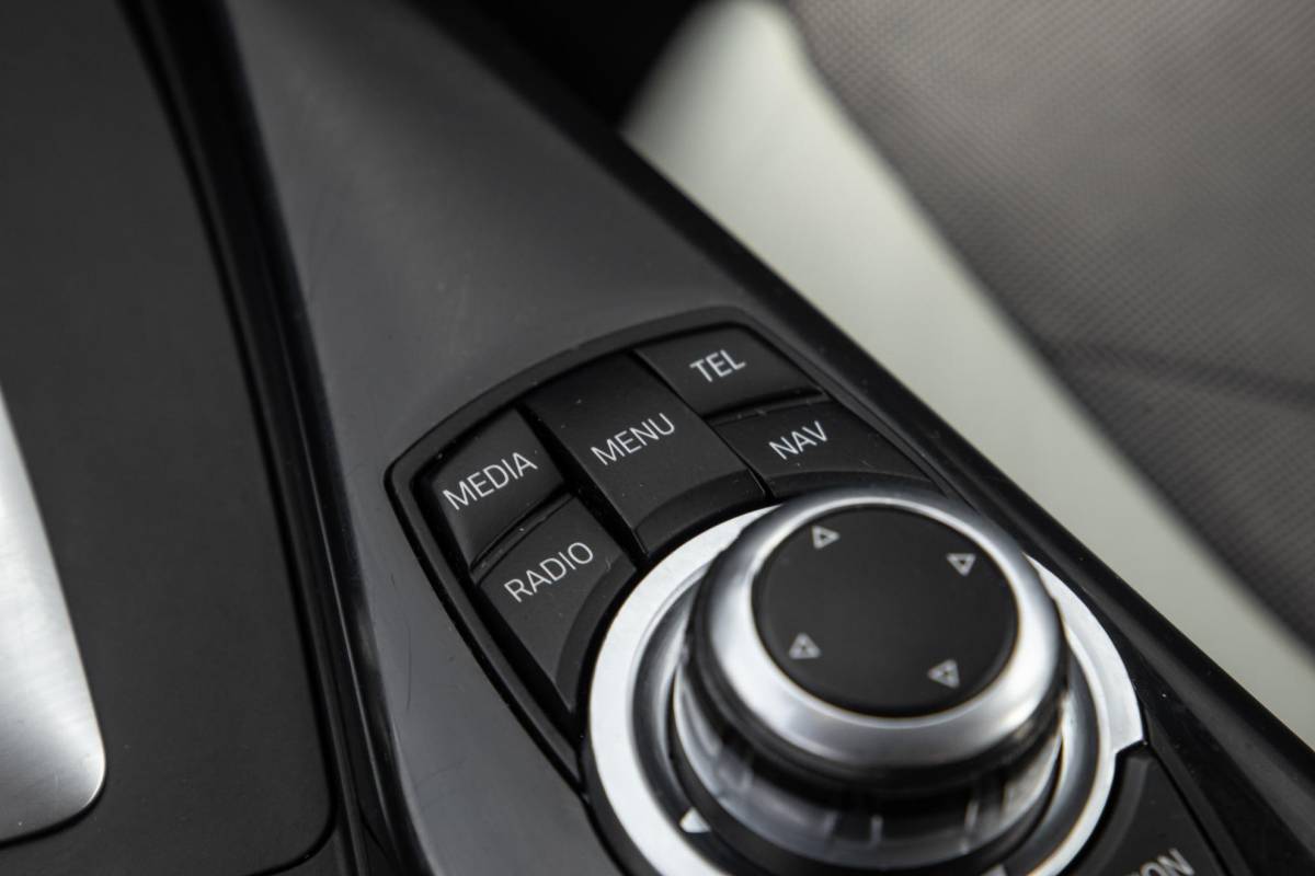 BMW 1 Serie BMW 1-serie 116i Business+ AUTOMAAT / CRUISE CONTROLE / BLACK LINE / AIRCO / CARPLAY / URBAN