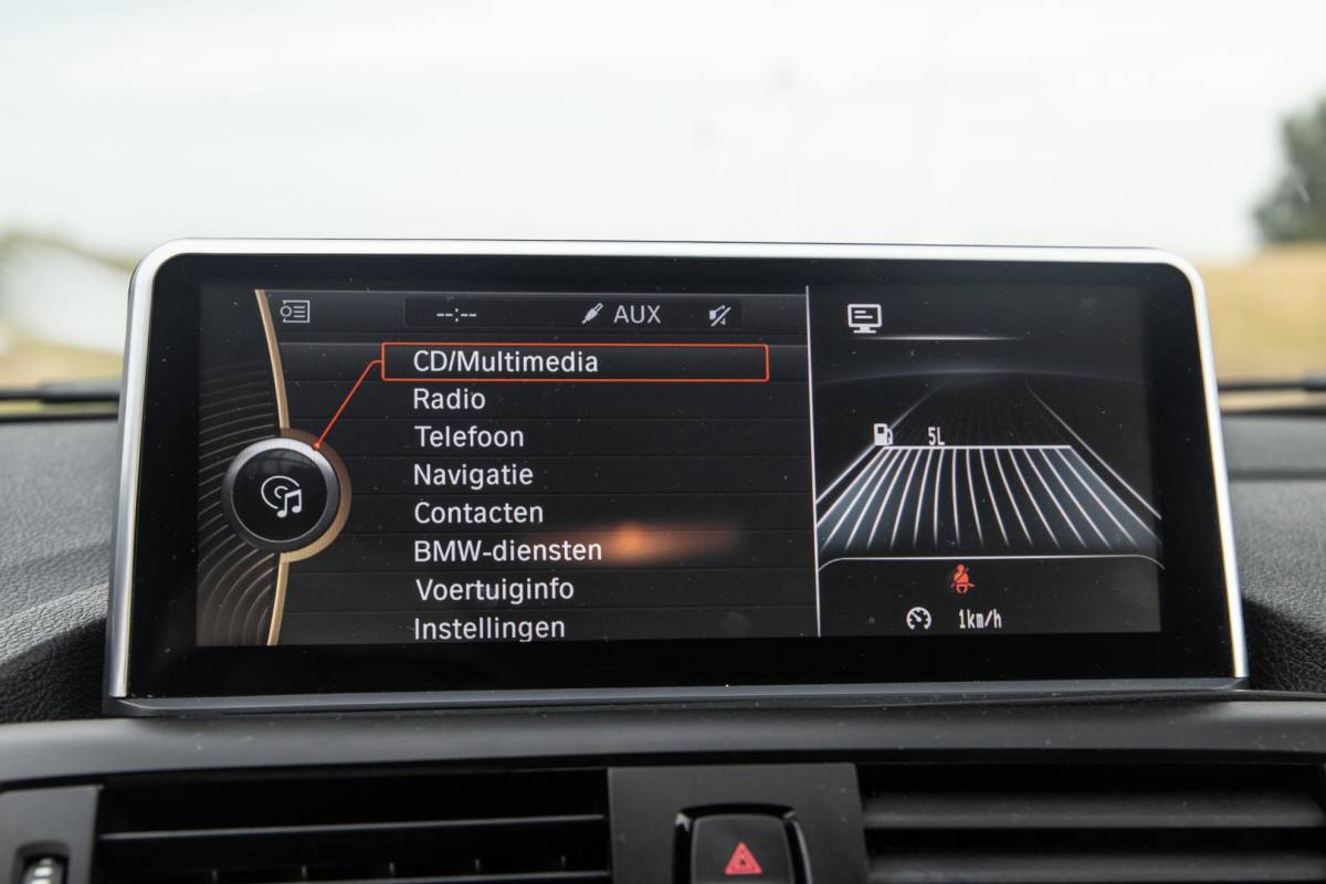 BMW 1 Serie BMW 1-serie 116i Business+ AUTOMAAT / CRUISE CONTROLE / BLACK LINE / AIRCO / CARPLAY / URBAN