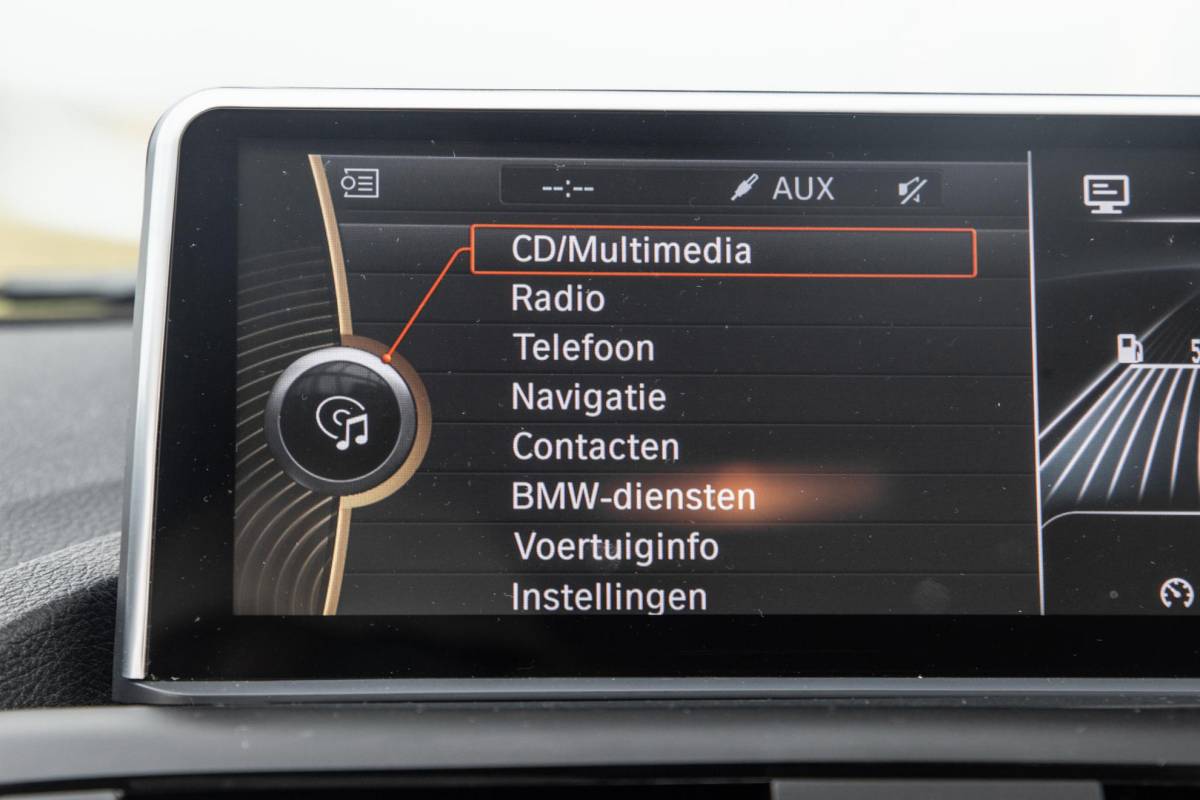 BMW 1 Serie BMW 1-serie 116i Business+ AUTOMAAT / CRUISE CONTROLE / BLACK LINE / AIRCO / CARPLAY / URBAN