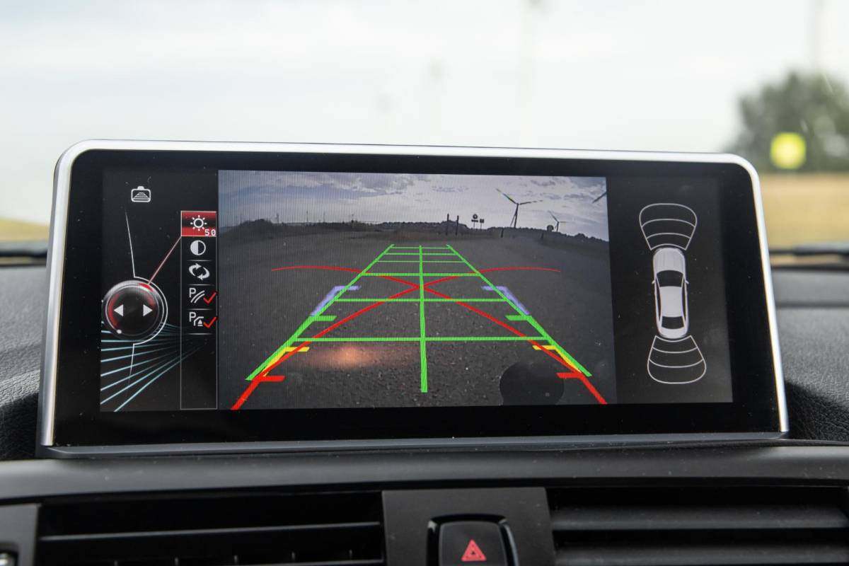 BMW 1 Serie BMW 1-serie 116i Business+ AUTOMAAT / CRUISE CONTROLE / BLACK LINE / AIRCO / CARPLAY / URBAN