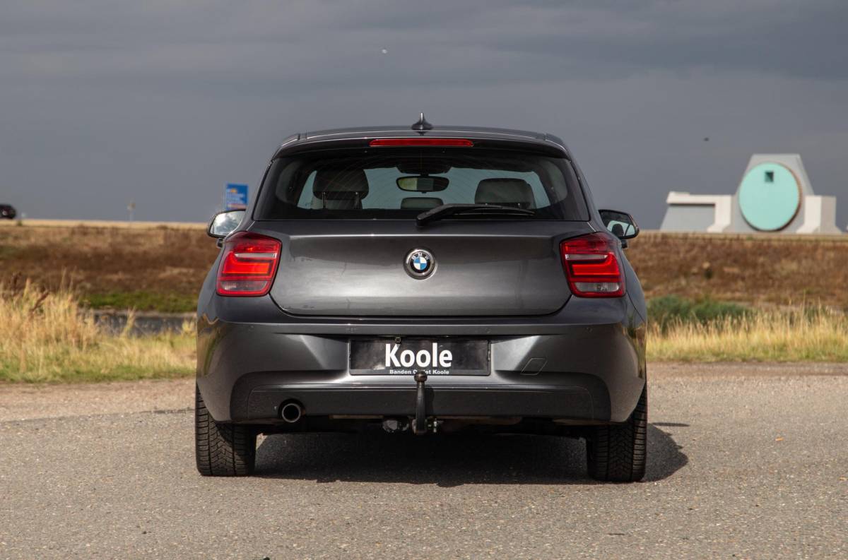 BMW 1 Serie BMW 1-serie 116i Business+ AUTOMAAT / CRUISE CONTROLE / BLACK LINE / AIRCO / CARPLAY / URBAN