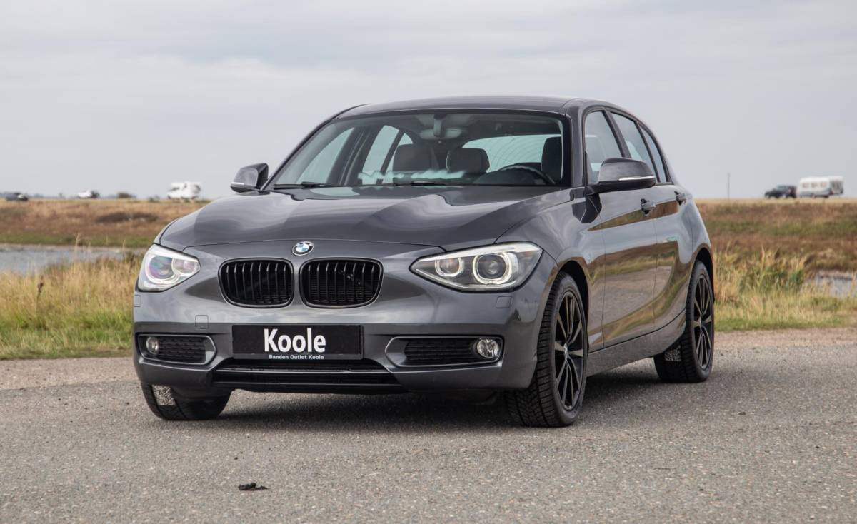 BMW 1 Serie BMW 1-serie 116i Business+ AUTOMAAT / CRUISE CONTROLE / BLACK LINE / AIRCO / CARPLAY / URBAN