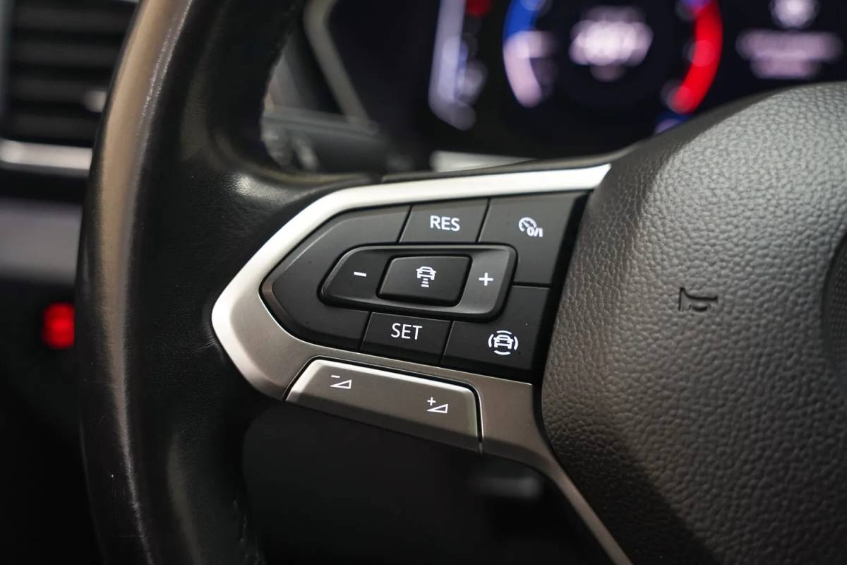 Volkswagen T-Cross Volkswagen T-Cross 1.0 TSI Style [ Navi Apple/Android Clima Adapt. cruise ]