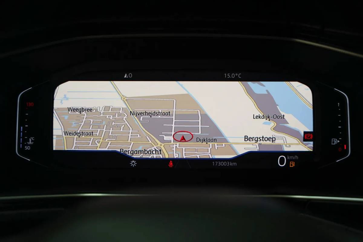 Volkswagen T-Cross Volkswagen T-Cross 1.0 TSI Style [ Navi Apple/Android Clima Adapt. cruise ]