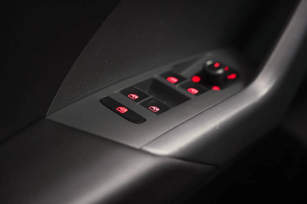 Volkswagen T-Cross Volkswagen T-Cross 1.0 TSI Style [ Navi Apple/Android Clima Adapt. cruise ]
