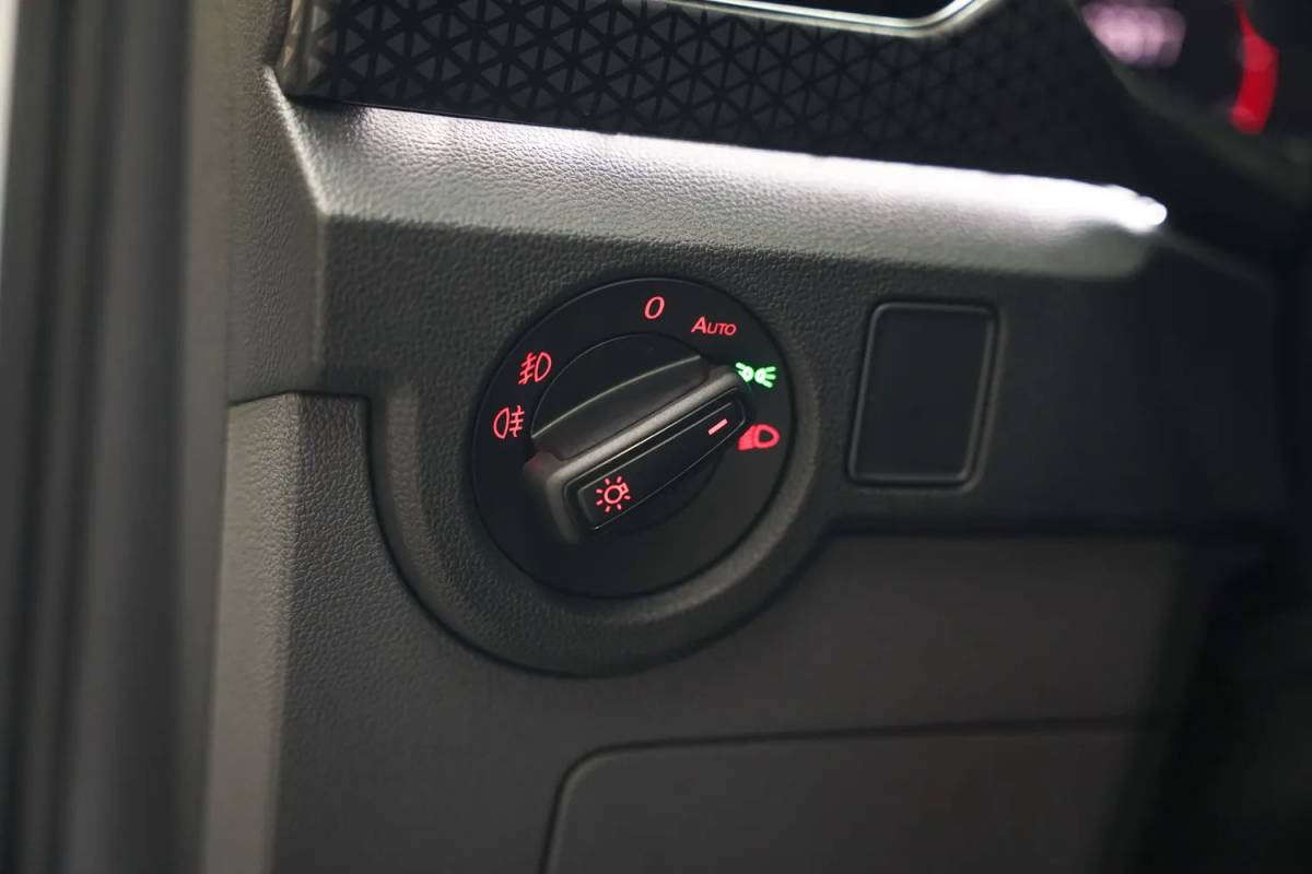 Volkswagen T-Cross Volkswagen T-Cross 1.0 TSI Style [ Navi Apple/Android Clima Adapt. cruise ]