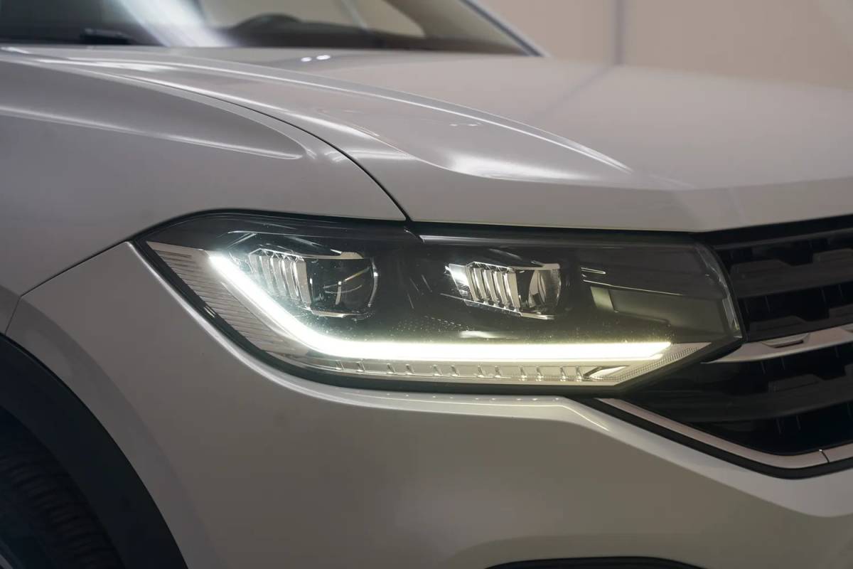 Volkswagen T-Cross Volkswagen T-Cross 1.0 TSI Style [ Navi Apple/Android Clima Adapt. cruise ]