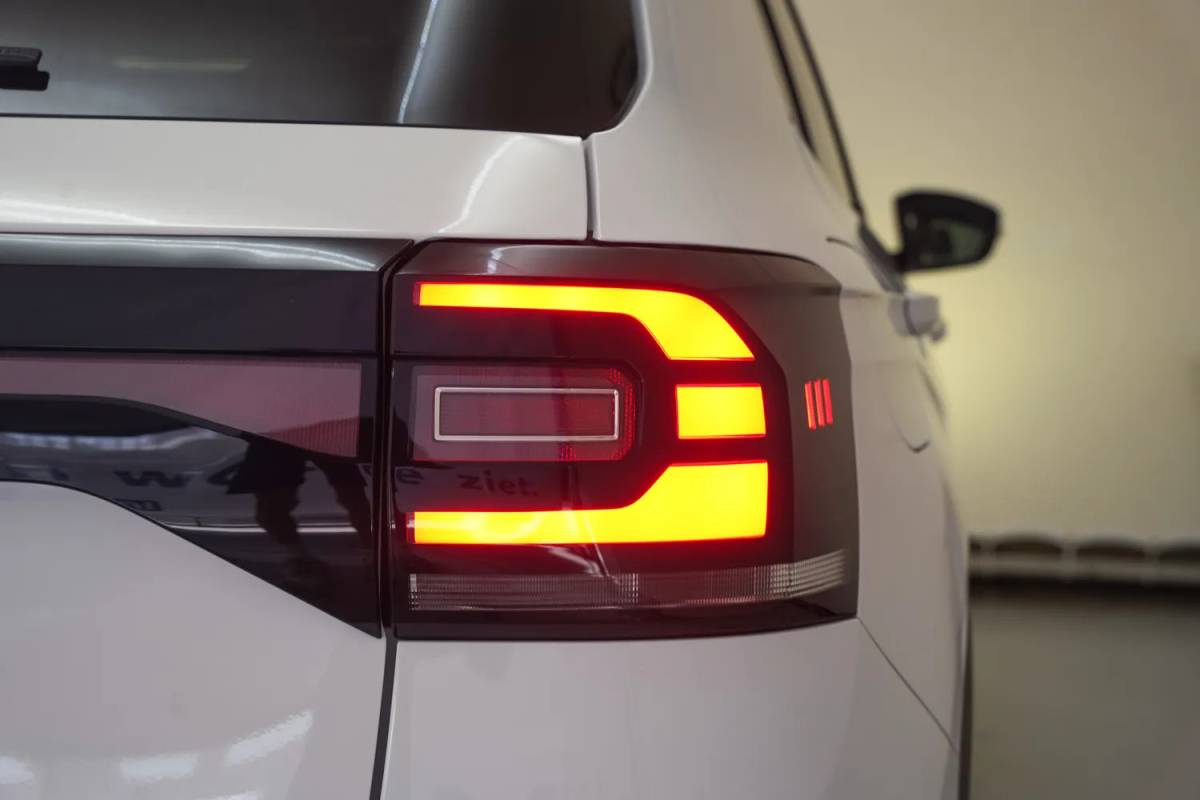 Volkswagen T-Cross Volkswagen T-Cross 1.0 TSI Style [ Navi Apple/Android Clima Adapt. cruise ]