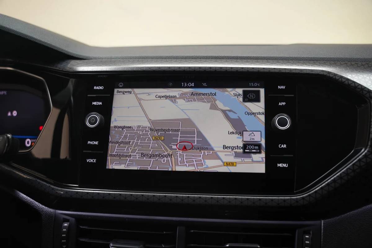 Volkswagen T-Cross Volkswagen T-Cross 1.0 TSI Style [ Navi Apple/Android Clima Adapt. cruise ]