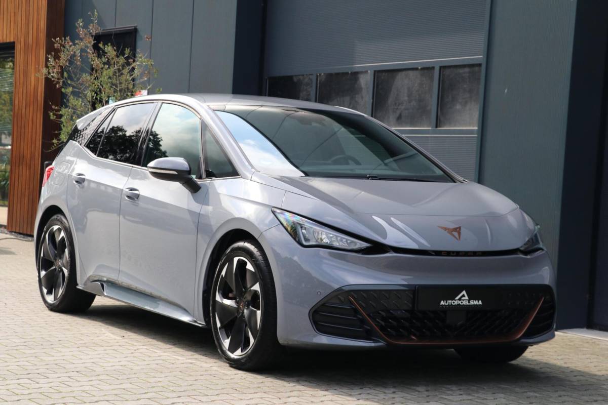 CUPRA Born CUPRA Born Adrenaline|82 kWh| AdaptiveCruise Trekhaak PrivacyGlass AppleCarplay ParkAssist LaneAssist Premium-Uitrusting 72000KM BJ2023