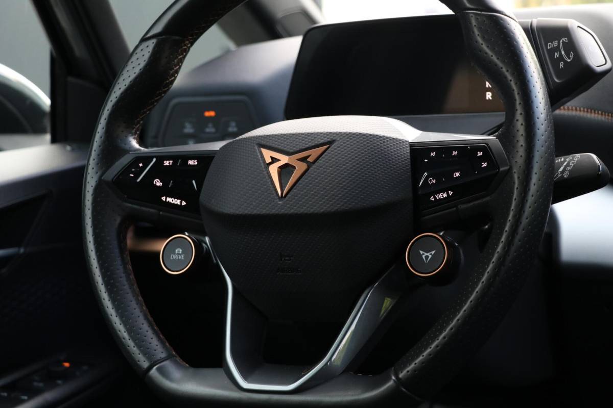 CUPRA Born CUPRA Born Adrenaline|82 kWh| AdaptiveCruise Trekhaak PrivacyGlass AppleCarplay ParkAssist LaneAssist Premium-Uitrusting 72000KM BJ2023
