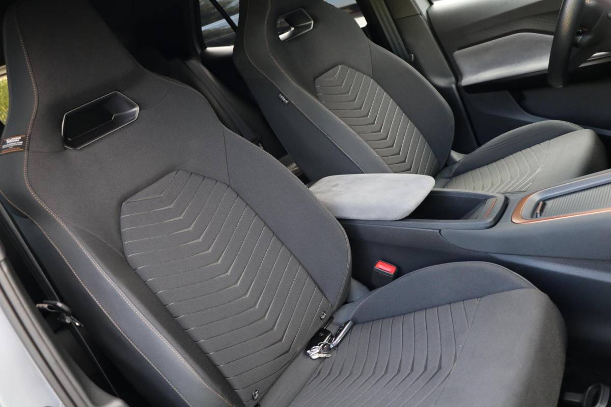 CUPRA Born CUPRA Born Adrenaline|82 kWh| AdaptiveCruise Trekhaak PrivacyGlass AppleCarplay ParkAssist LaneAssist Premium-Uitrusting 72000KM BJ2023
