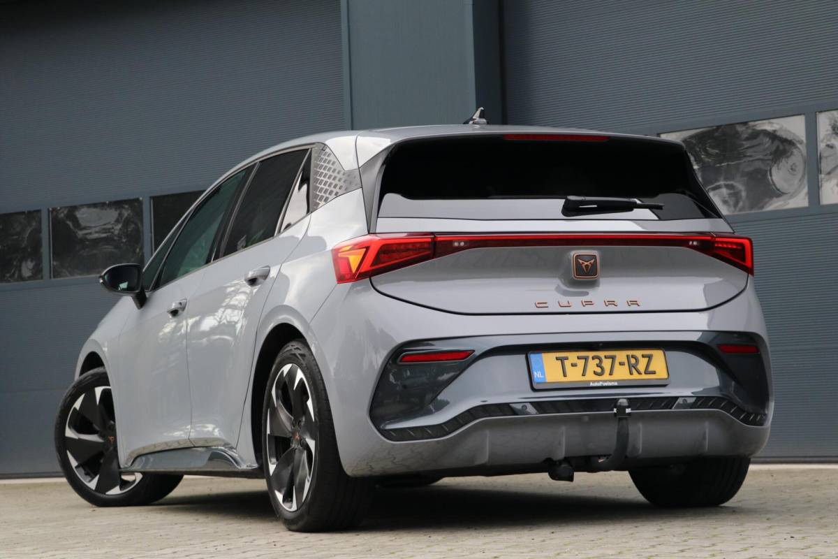 CUPRA Born CUPRA Born Adrenaline|82 kWh| AdaptiveCruise Trekhaak PrivacyGlass AppleCarplay ParkAssist LaneAssist Premium-Uitrusting 72000KM BJ2023