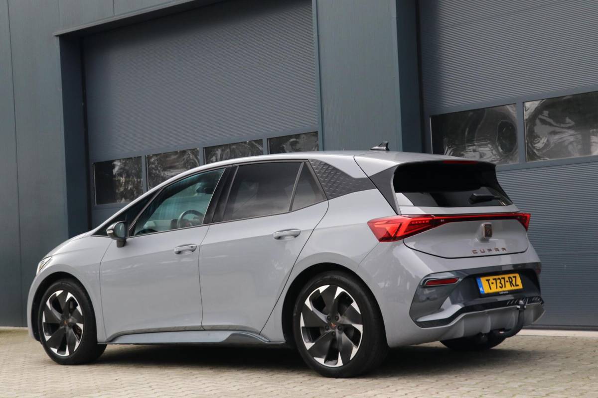 CUPRA Born CUPRA Born Adrenaline|82 kWh| AdaptiveCruise Trekhaak PrivacyGlass AppleCarplay ParkAssist LaneAssist Premium-Uitrusting 72000KM BJ2023