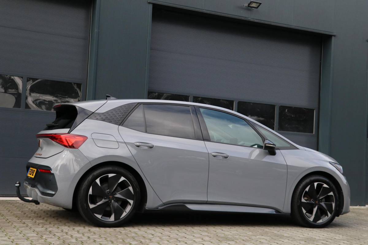 CUPRA Born CUPRA Born Adrenaline|82 kWh| AdaptiveCruise Trekhaak PrivacyGlass AppleCarplay ParkAssist LaneAssist Premium-Uitrusting 72000KM BJ2023