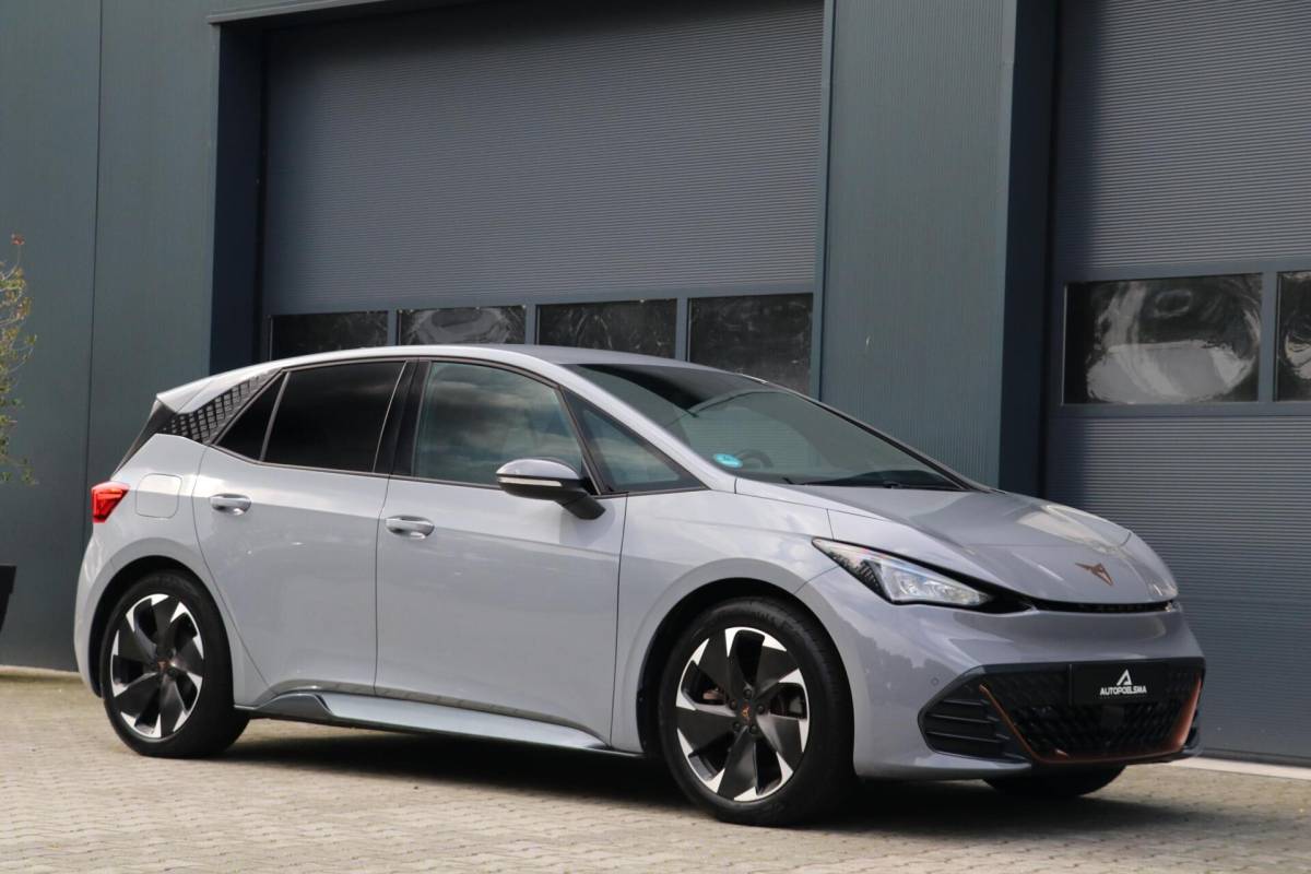 CUPRA Born CUPRA Born Adrenaline|82 kWh| AdaptiveCruise Trekhaak PrivacyGlass AppleCarplay ParkAssist LaneAssist Premium-Uitrusting 72000KM BJ2023