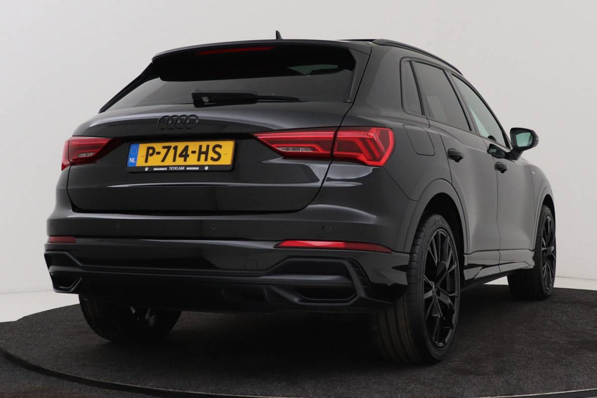 Audi Q3 Audi Q3 35 TFSI S-Line edition | Uitklap Trekhaak | Panoramadak | Sportstoelen | Stoelverwarming | Digital Cockpit | CarPlay |
