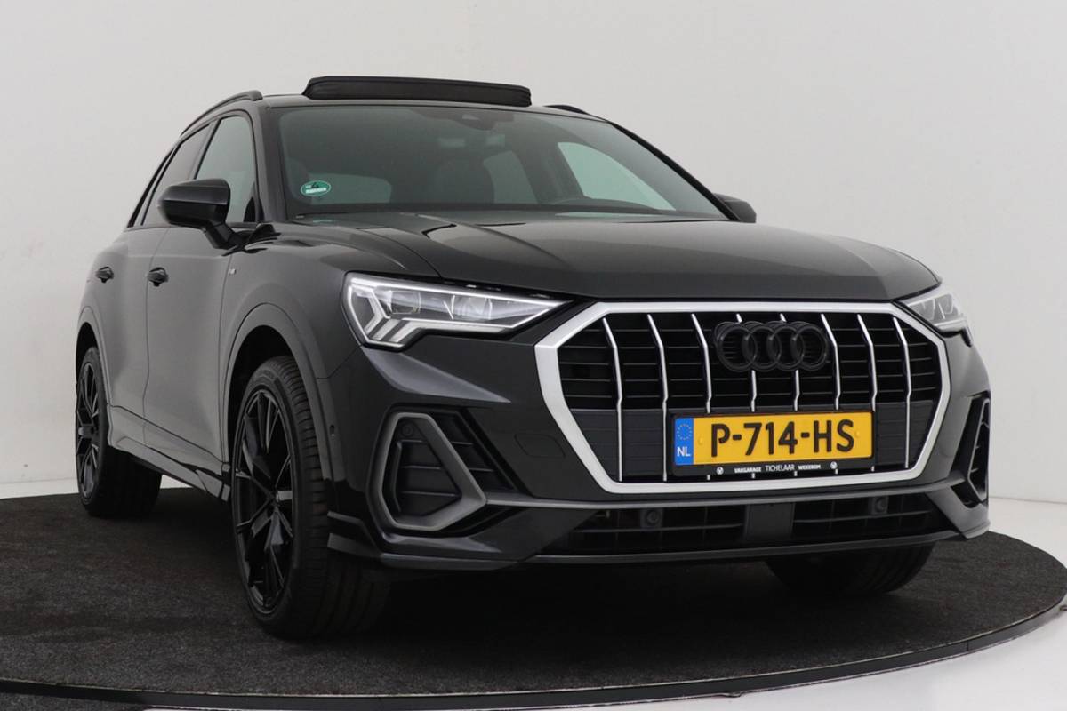 Audi Q3 Audi Q3 35 TFSI S-Line edition | Uitklap Trekhaak | Panoramadak | Sportstoelen | Stoelverwarming | Digital Cockpit | CarPlay |