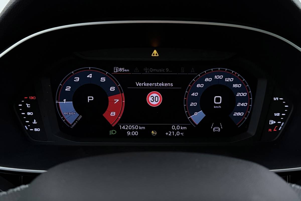 Audi Q3 Audi Q3 35 TFSI S-Line edition | Uitklap Trekhaak | Panoramadak | Sportstoelen | Stoelverwarming | Digital Cockpit | CarPlay |