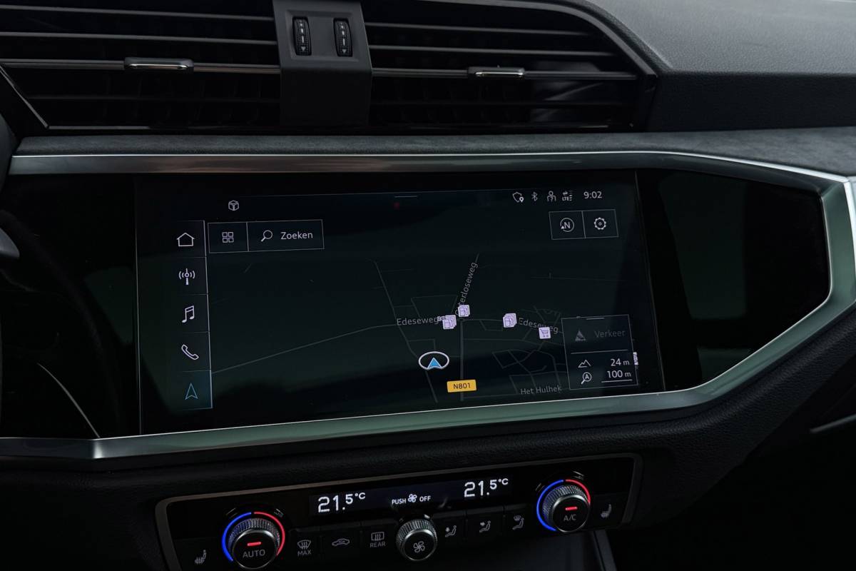 Audi Q3 Audi Q3 35 TFSI S-Line edition | Uitklap Trekhaak | Panoramadak | Sportstoelen | Stoelverwarming | Digital Cockpit | CarPlay |