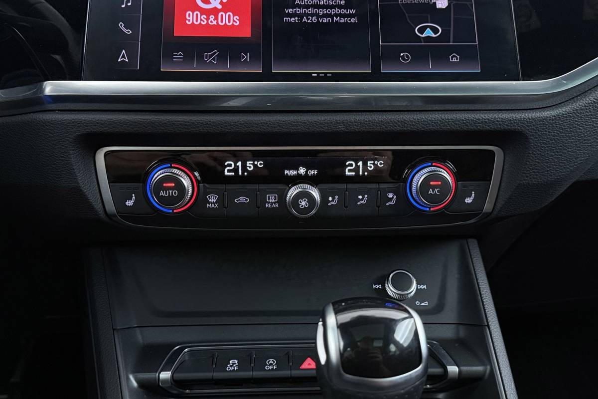 Audi Q3 Audi Q3 35 TFSI S-Line edition | Uitklap Trekhaak | Panoramadak | Sportstoelen | Stoelverwarming | Digital Cockpit | CarPlay |