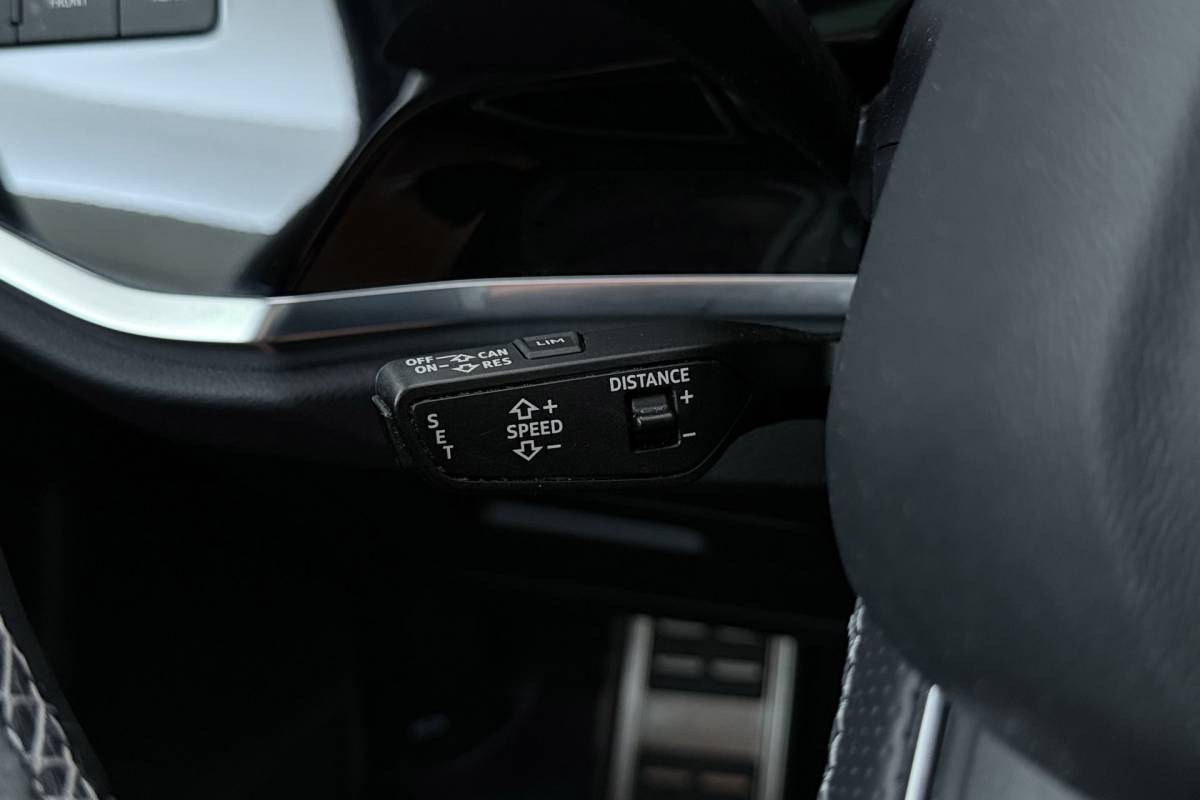 Audi Q3 Audi Q3 35 TFSI S-Line edition | Uitklap Trekhaak | Panoramadak | Sportstoelen | Stoelverwarming | Digital Cockpit | CarPlay |