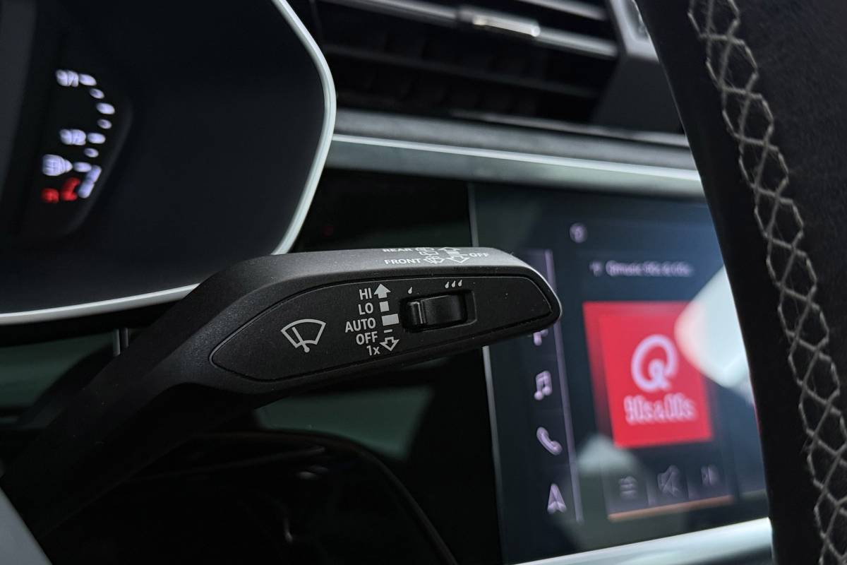Audi Q3 Audi Q3 35 TFSI S-Line edition | Uitklap Trekhaak | Panoramadak | Sportstoelen | Stoelverwarming | Digital Cockpit | CarPlay |