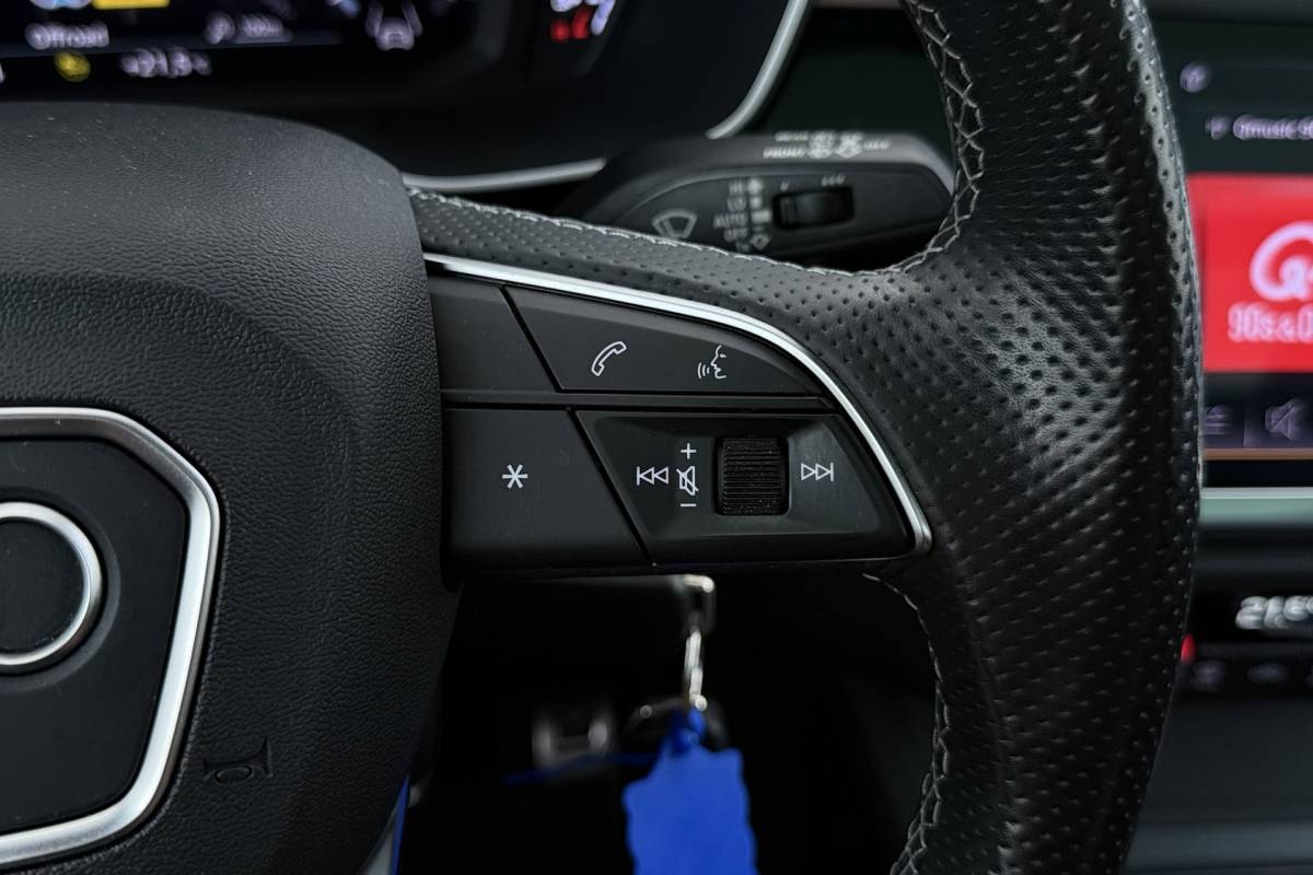 Audi Q3 Audi Q3 35 TFSI S-Line edition | Uitklap Trekhaak | Panoramadak | Sportstoelen | Stoelverwarming | Digital Cockpit | CarPlay |