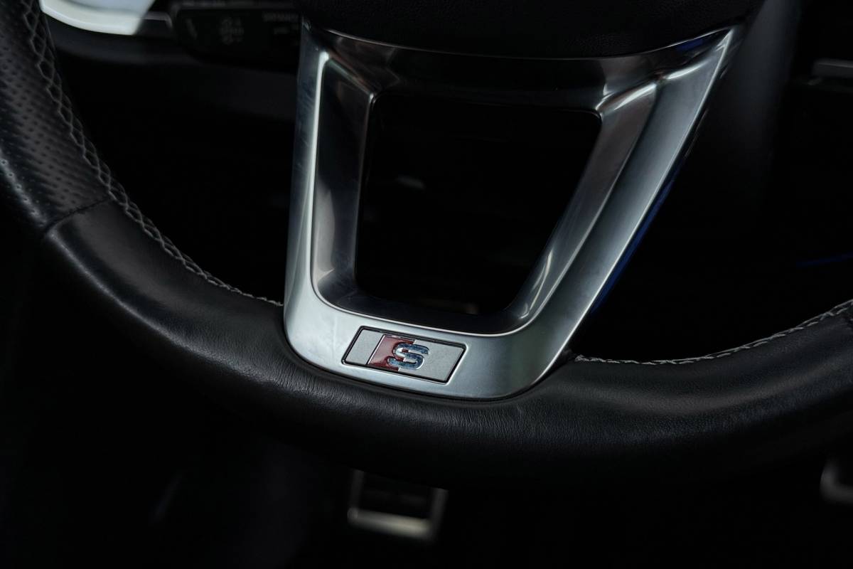Audi Q3 Audi Q3 35 TFSI S-Line edition | Uitklap Trekhaak | Panoramadak | Sportstoelen | Stoelverwarming | Digital Cockpit | CarPlay |
