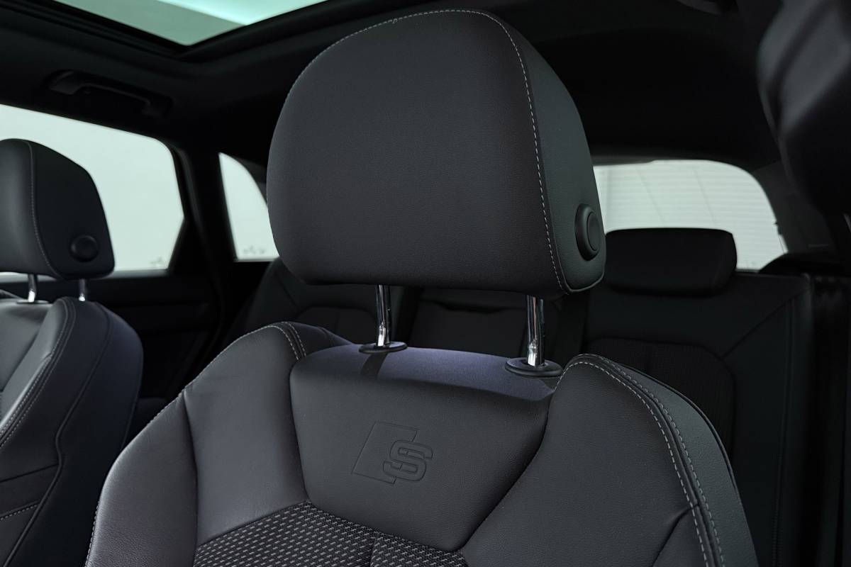 Audi Q3 Audi Q3 35 TFSI S-Line edition | Uitklap Trekhaak | Panoramadak | Sportstoelen | Stoelverwarming | Digital Cockpit | CarPlay |