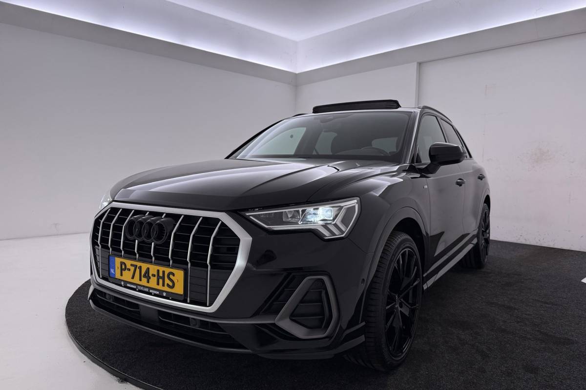 Audi Q3 Audi Q3 35 TFSI S-Line edition | Uitklap Trekhaak | Panoramadak | Sportstoelen | Stoelverwarming | Digital Cockpit | CarPlay |