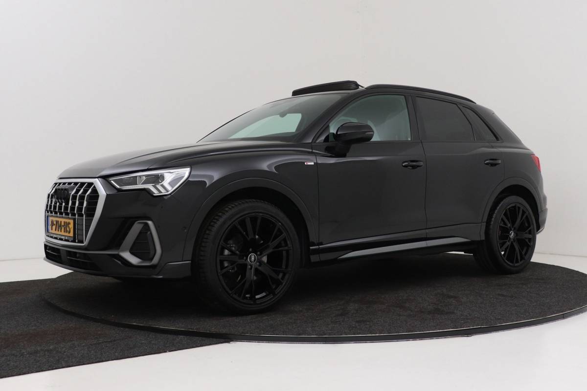 Audi Q3 Audi Q3 35 TFSI S-Line edition | Uitklap Trekhaak | Panoramadak | Sportstoelen | Stoelverwarming | Digital Cockpit | CarPlay |