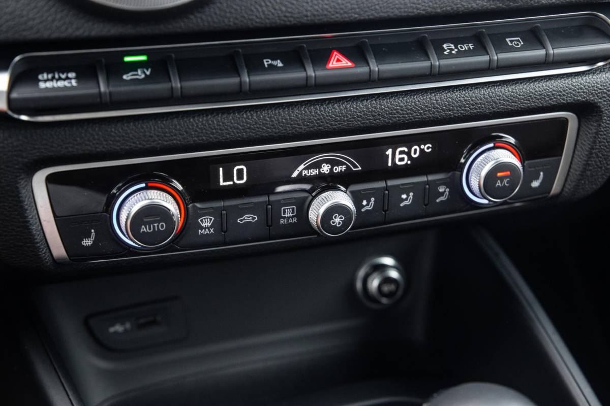 Audi A3 Audi A3 Sportback 40 TFSI e Edition AIRCO / CRUISE CONTROLE / BRUIN LEER / AUTOMAAT / PHEV