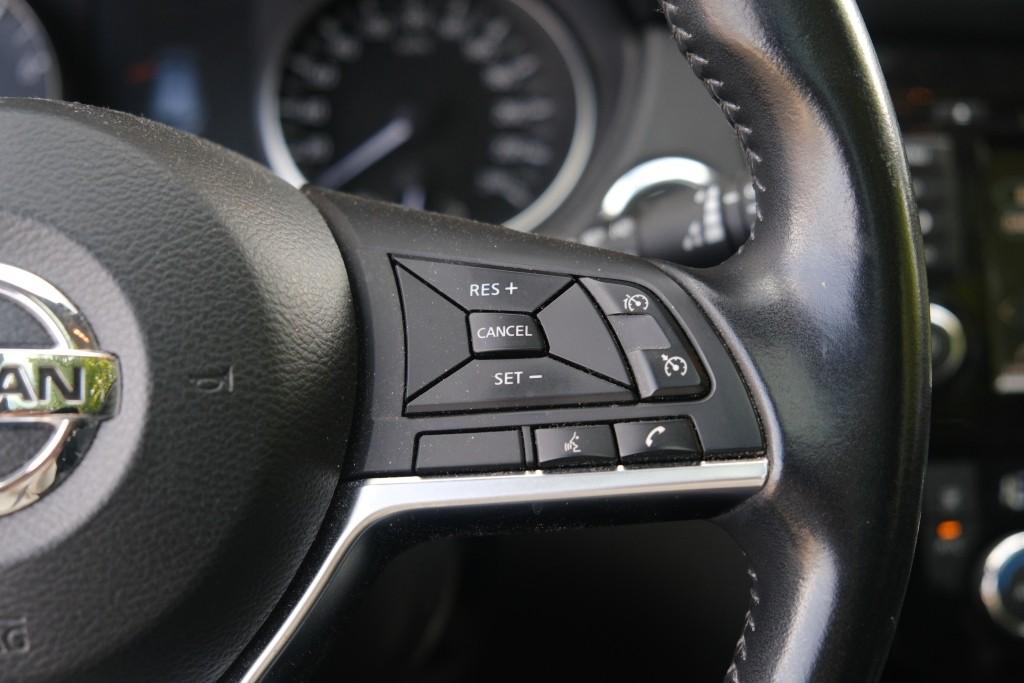 Nissan QASHQAI Nissan Qashqai 1.3 DIG-T 140pk N-Connecta | App Connect | Cruise | Climate | Panoramadak | Navi | Keyless | Camera | PDC