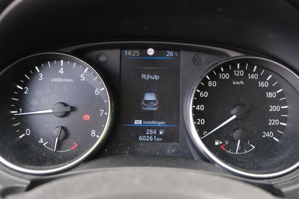 Nissan QASHQAI Nissan Qashqai 1.3 DIG-T 140pk N-Connecta | App Connect | Cruise | Climate | Panoramadak | Navi | Keyless | Camera | PDC