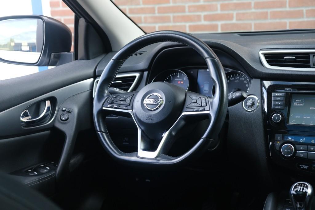 Nissan QASHQAI Nissan Qashqai 1.3 DIG-T 140pk N-Connecta | App Connect | Cruise | Climate | Panoramadak | Navi | Keyless | Camera | PDC