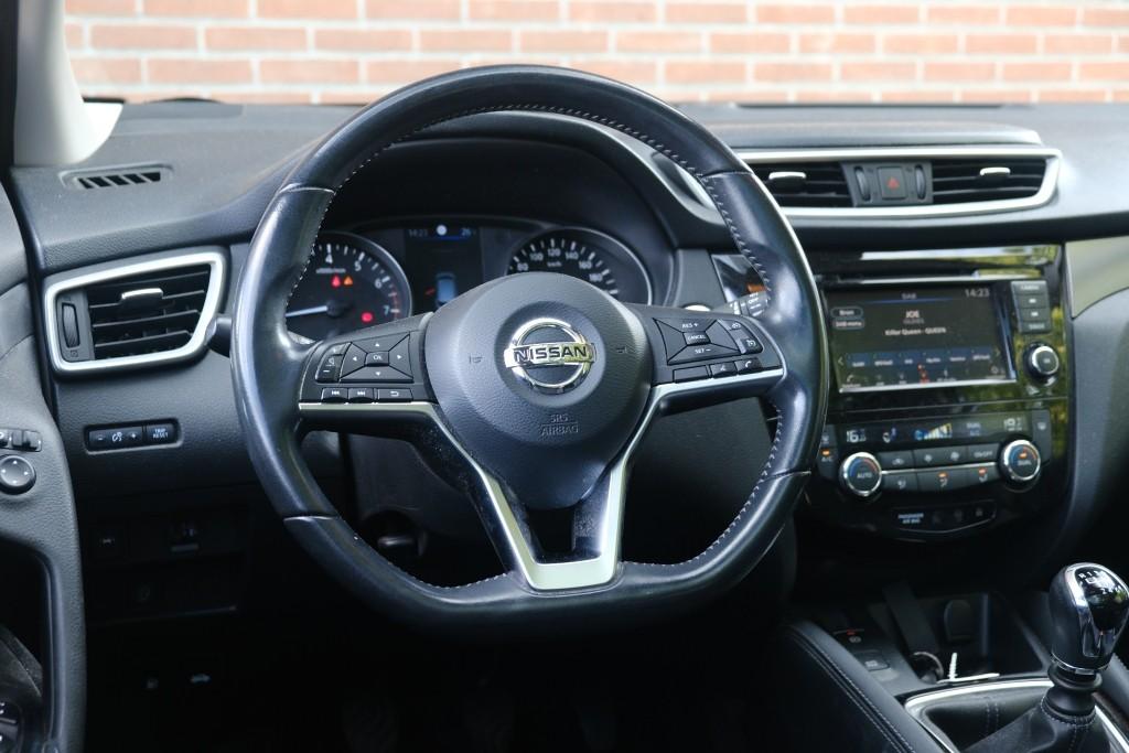 Nissan QASHQAI Nissan Qashqai 1.3 DIG-T 140pk N-Connecta | App Connect | Cruise | Climate | Panoramadak | Navi | Keyless | Camera | PDC