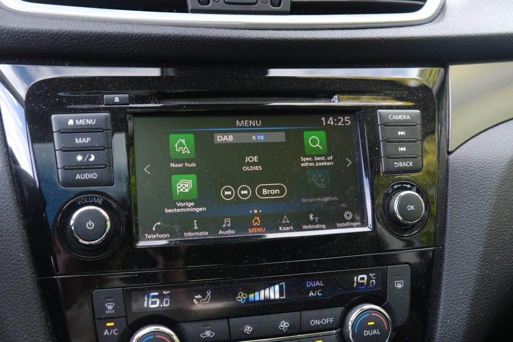 Nissan QASHQAI Nissan Qashqai 1.3 DIG-T 140pk N-Connecta | App Connect | Cruise | Climate | Panoramadak | Navi | Keyless | Camera | PDC