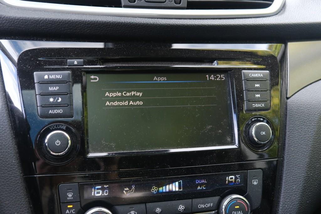 Nissan QASHQAI Nissan Qashqai 1.3 DIG-T 140pk N-Connecta | App Connect | Cruise | Climate | Panoramadak | Navi | Keyless | Camera | PDC