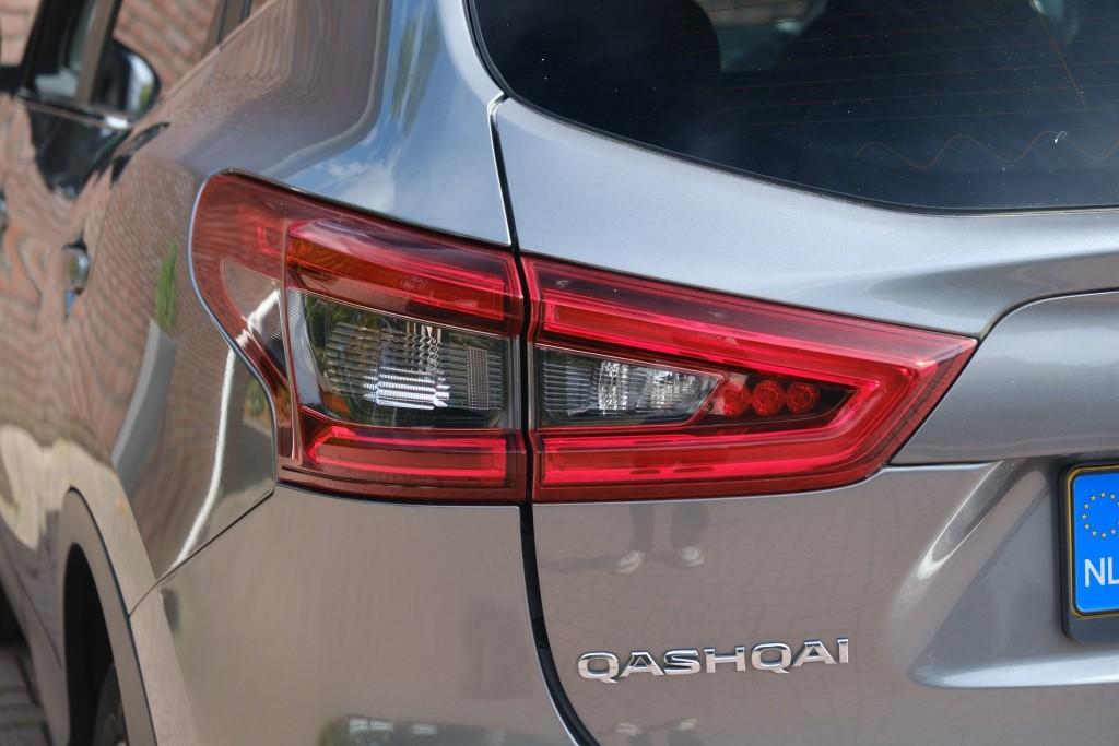 Nissan QASHQAI Nissan Qashqai 1.3 DIG-T 140pk N-Connecta | App Connect | Cruise | Climate | Panoramadak | Navi | Keyless | Camera | PDC